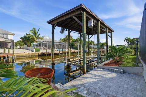 323 Washington Ct, Fort Myers Beach FL - photo 21 of 37