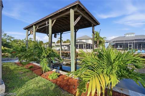 323 Washington Ct, Fort Myers Beach FL - photo 22 of 37