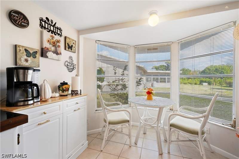 2 bedroom SingleFamilyResidence at 918 Cardinal St, Flamingo Estates, Naples — photo 4