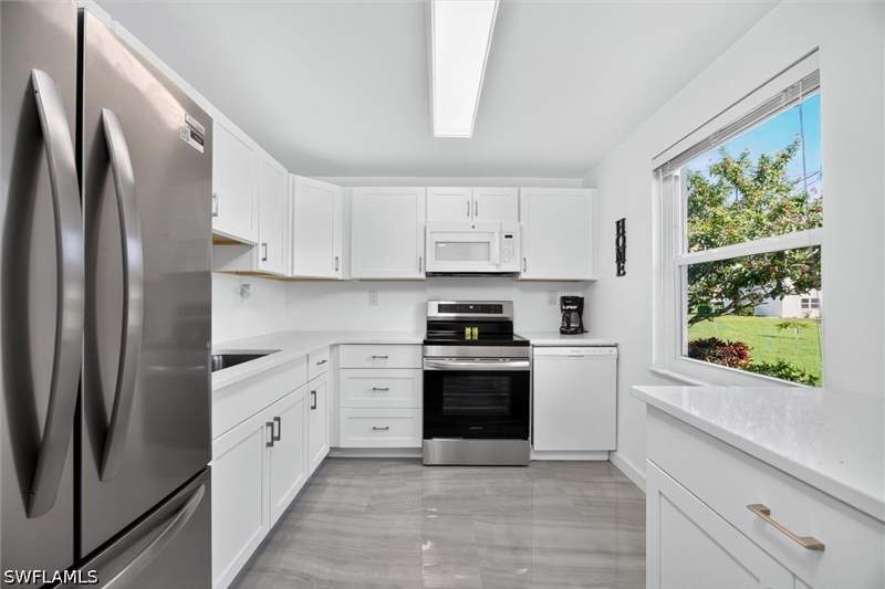 2 bedroom Condominium at 6220 Augusta Dr 117, Seven Lakes, Fort Myers — photo 2