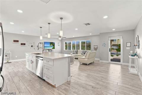 310 Madison Ct, Fort Myers Beach FL - photo 13 of 36