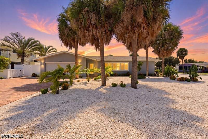4 bedroom SingleFamilyResidence at 310 Madison Ct, Shell Mound Park, Fort Myers Beach — photo 5