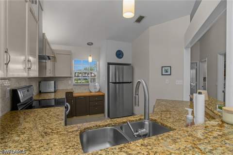 13131 Castle Harbour Dr M7, Naples FL - photo 10 of 36