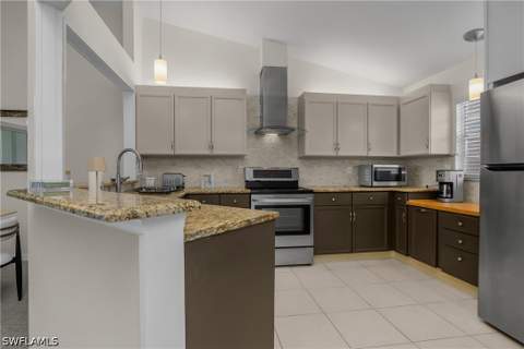 13131 Castle Harbour Dr M7, Naples FL - photo 7 of 36