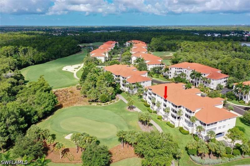 2 bedroom Condominium at 4834 Hampshire Ct 303, Lake Barrington, Naples — photo 2