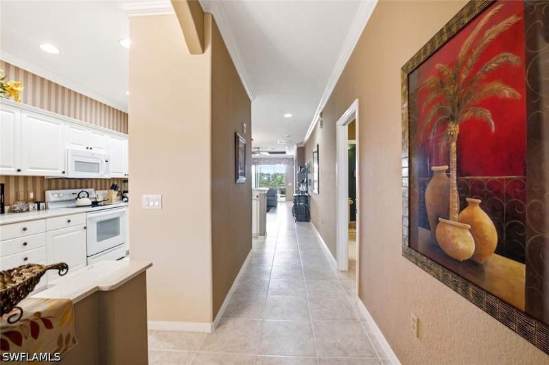 2 bedroom Condominium at 4834 Hampshire Ct 303, Lake Barrington, Naples — photo 3