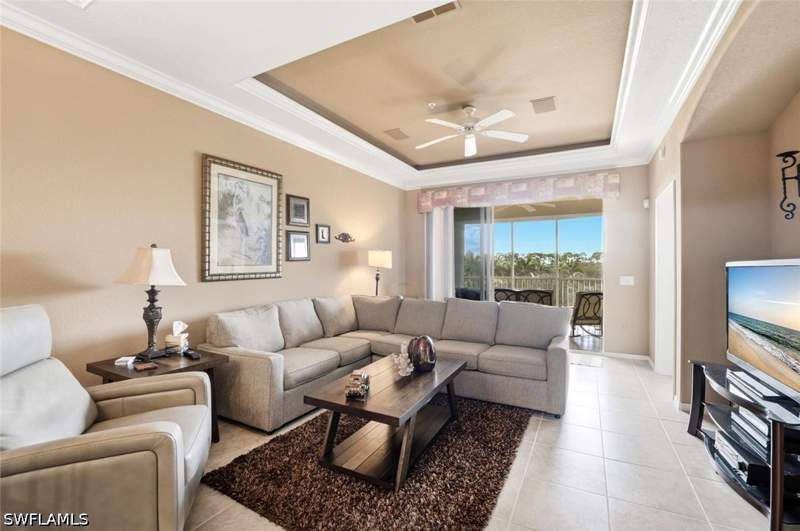 2 bedroom Condominium at 4834 Hampshire Ct 303, Lake Barrington, Naples — photo 5