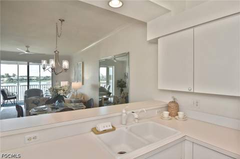8096 Queen Palm Ln 235, Fort Myers FL - photo 10 of 39