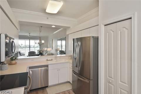 8096 Queen Palm Ln 235, Fort Myers FL - photo 7 of 39