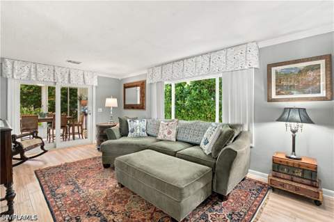 542 Charlemagne Blvd, Naples FL - photo 9 of 14