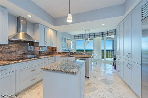 8990 Bay Colony Dr 1101, Naples FL - photo 6 of 16