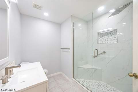 13060 Hamilton Harbour Dr H11, Naples FL - photo 19 of 32
