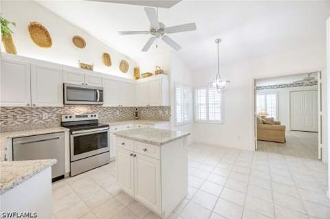 13060 Hamilton Harbour Dr H11, Naples FL - photo 9 of 32