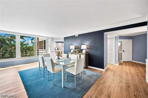 5555 Heron Point Dr 302, Naples FL - photo 11 of 50