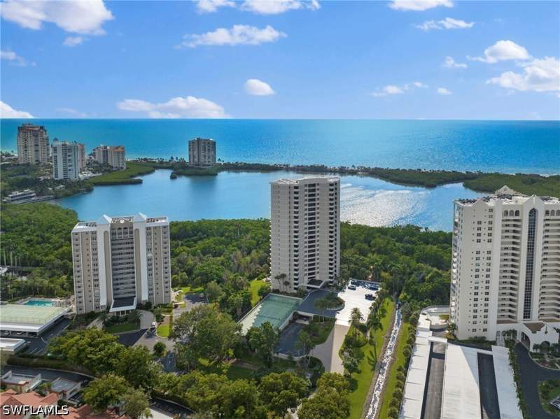 3 bedroom Condominium at 5555 Heron Point Dr 302, Heron At Pelican Bay, Naples — photo 3