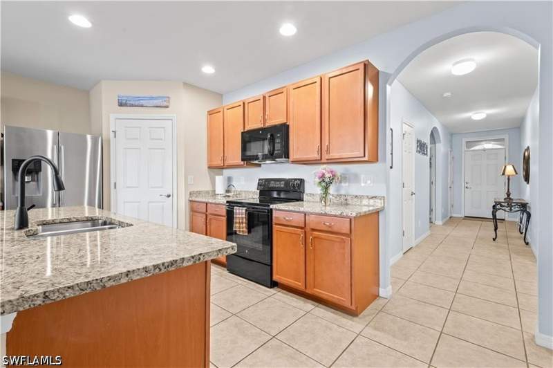 4 bedroom SingleFamilyResidence at 3118 Apple Blossom Dr, Cascades, Alva — photo 5