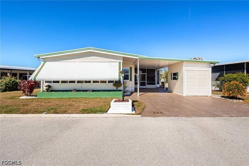 2 bedroom ManufacturedHome at 111 Snead Dr, Six Lakes Country Club, North Fort Myers — photo 2