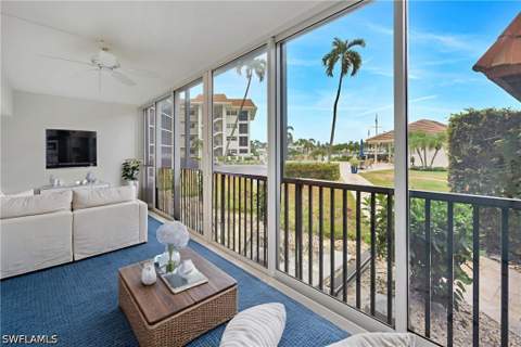 222 Harbour Dr 114, Naples FL - photo 15 of 47