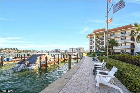 222 Harbour Dr 114, Naples FL - photo 7 of 47