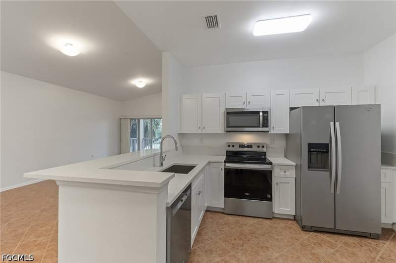 3 bedroom Condominium at 15401 Bellamar Cir 621, Bellamar, Fort Myers — photo 2