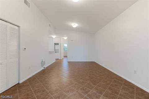 15401 Bellamar Cir 621, Fort Myers FL - photo 7 of 18