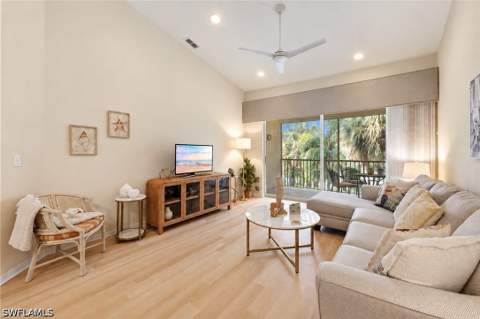 1240 Sarah Jean Cir 205, Naples FL - photo 6 of 29