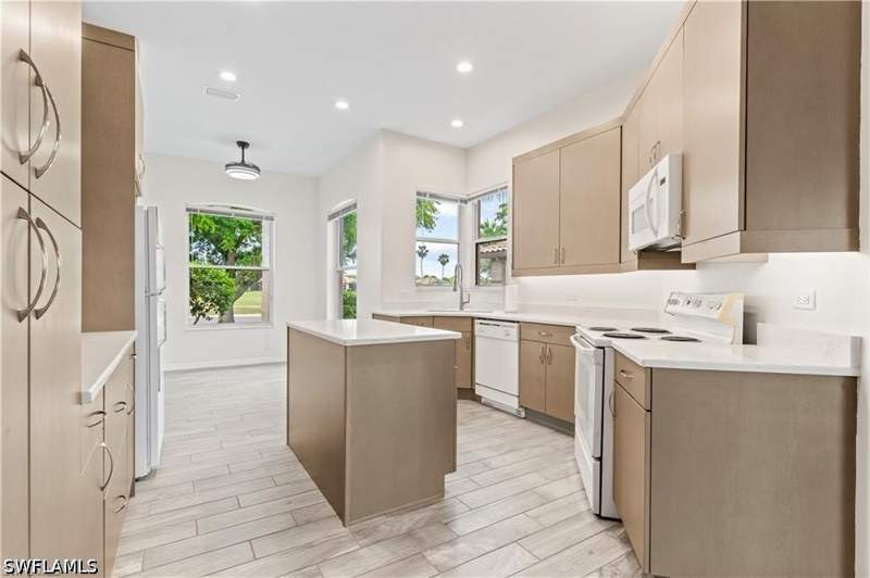 2 bedroom SingleFamilyResidence at 16360 Willowcrest Way, Lexington Country Club, Fort Myers — photo 4