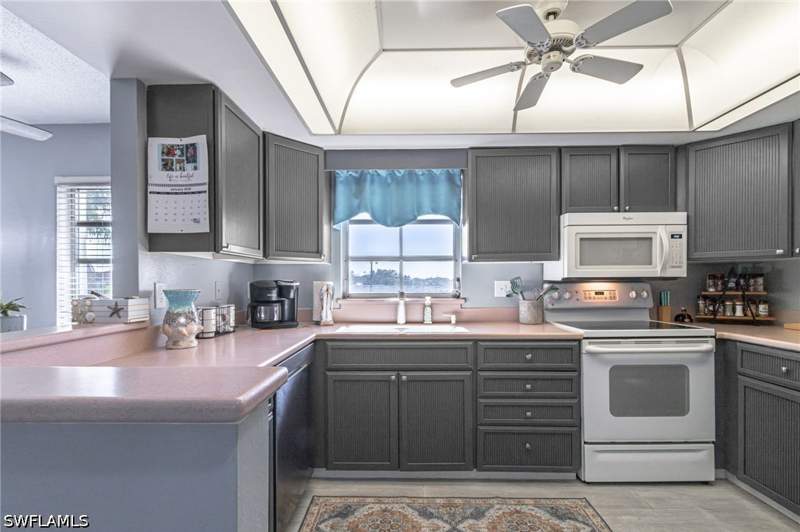 2 bedroom Condominium at 53 High Point Cir W 310, High Point Country Club, Naples — photo 3