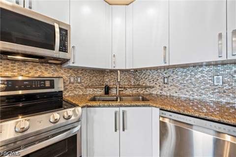 2825 Palm Beach Blvd 616, Fort Myers FL - photo 10 of 55