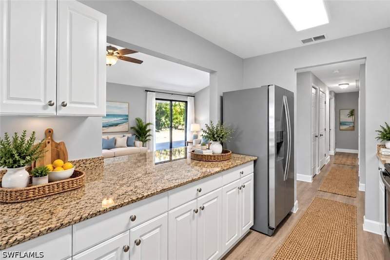 4 bedroom SingleFamilyResidence at 533 Landmark Dr, Lakewood, Naples — photo 4