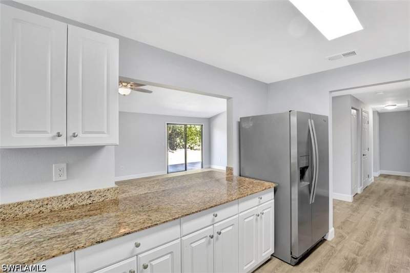 4 bedroom SingleFamilyResidence at 533 Landmark Dr, Lakewood, Naples — photo 5