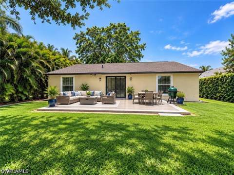 533 Landmark Dr, Naples FL - photo 6 of 20