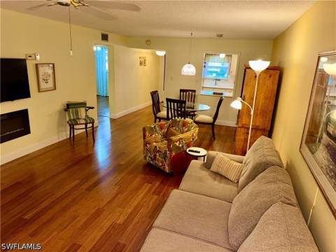 200 Valley Stream Dr 4B, Naples FL - photo 7 of 21