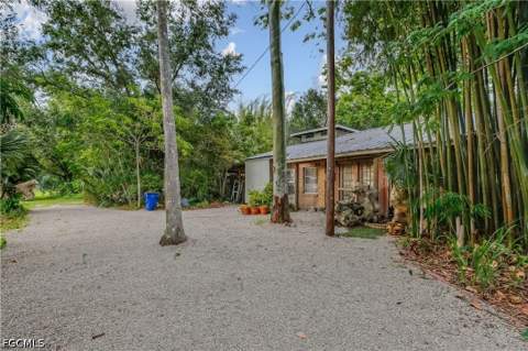 10871 Shirley Ln, North Fort Myers FL - photo 11 of 40