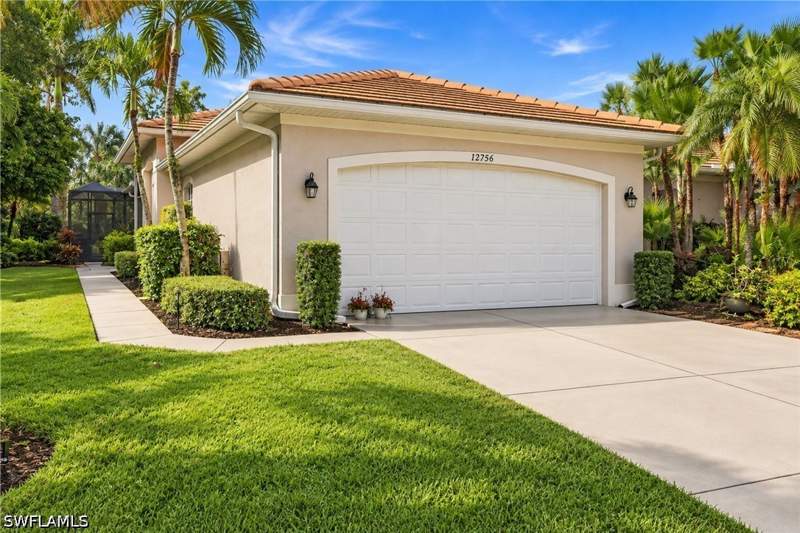 3 bedroom Attached at 12756 Fox Ridge Dr, Hunters Ridge, Bonita Springs — photo 5