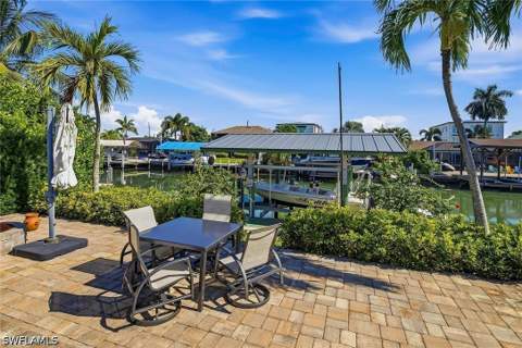 131 San Salvador St, Naples FL - photo 10 of 42