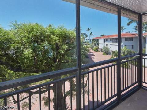 2230 Gulf Shore Blvd N T4, Naples FL - photo 16 of 36