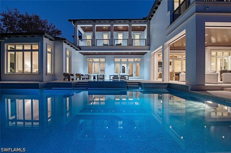 5 bedroom SingleFamilyResidence at 275 Spring Line Dr, Moorings, Naples — photo 4