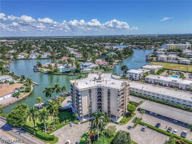 2 bedroom Condominium at 2150 Gulf Shore Blvd N 703, Kings Port, Naples — photo 2