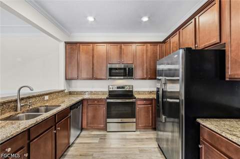 10140 Via Colomba Cir, Fort Myers FL - photo 7 of 25