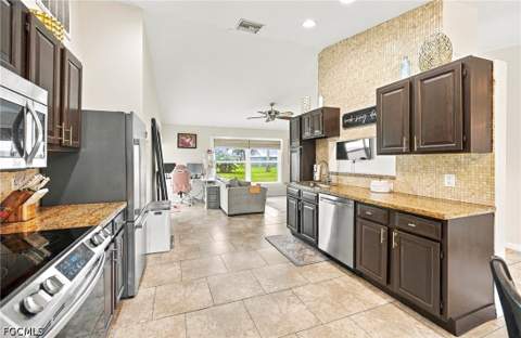 222 SW 44th St, Cape Coral FL - photo 9 of 23