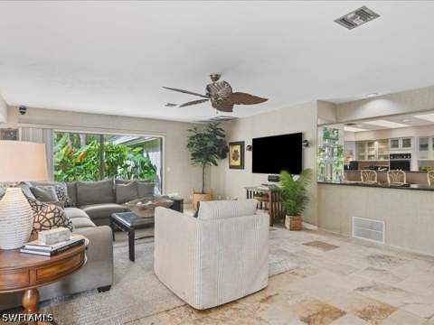 8 Stonehedge Pt, Naples FL - photo 12 of 44