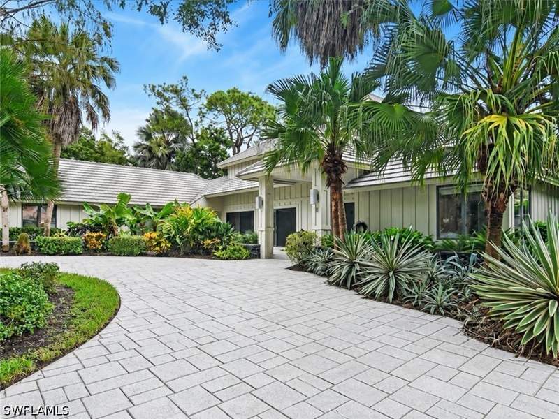 3 bedroom SingleFamilyResidence at 8 Stonehedge Pt, Mahogany Bend, Naples — photo 2