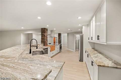 1309 Jambalana Ln, Fort Myers FL - photo 14 of 52