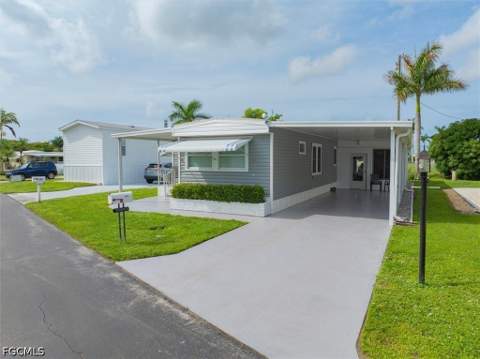 160 Adrienne Dr, Fort Myers FL - photo 8 of 43