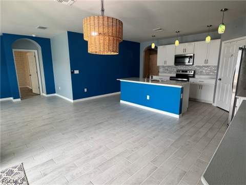 2430 NW 9th Ter, Cape Coral FL - photo 7 of 31