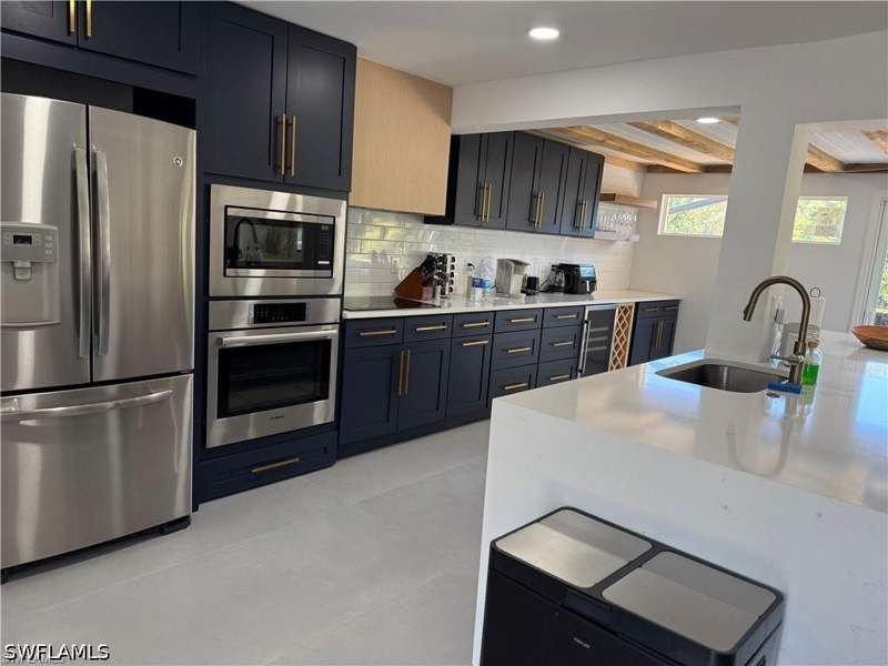 3 bedroom SingleFamilyResidence at 514 14th St N, River Park, Naples — photo 5