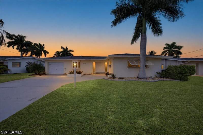 4 bedroom SingleFamilyResidence at 5125 York Ct, Cape Coral, Cape Coral — photo 2