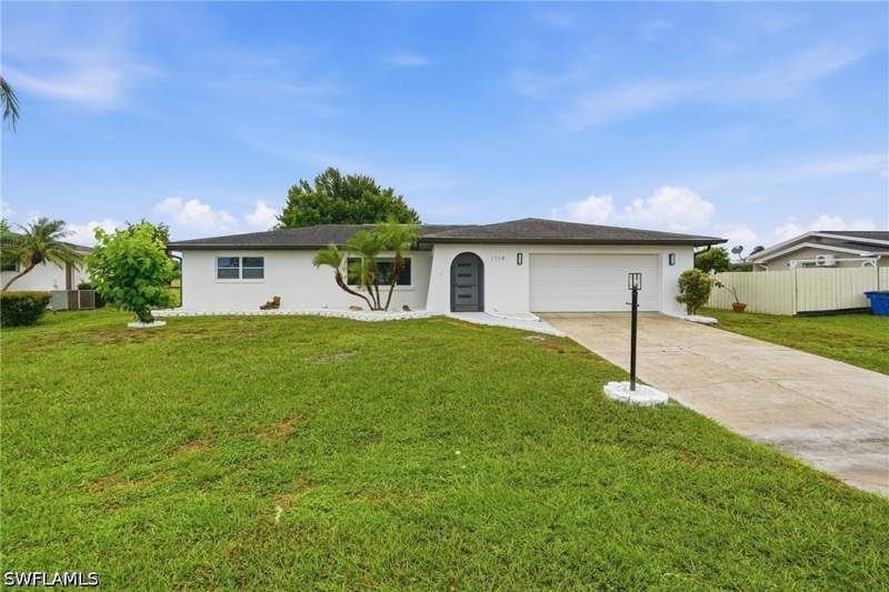 3 bedroom SingleFamilyResidence at 1719 Margate Blvd, Parkwood, Lehigh Acres — photo 2