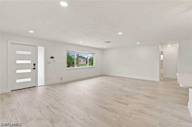 3 bedroom SingleFamilyResidence at 1719 Margate Blvd, Parkwood, Lehigh Acres — photo 4